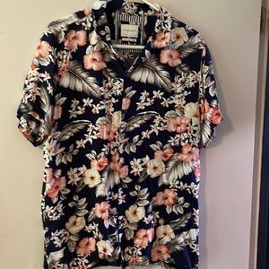 Mens floral design shirt.